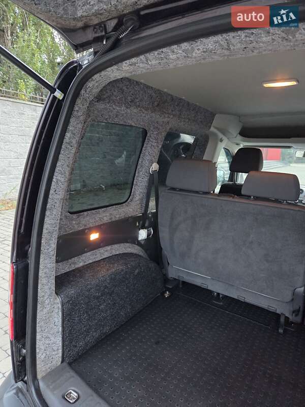 Минивэн Volkswagen Caddy 2012 в Киеве