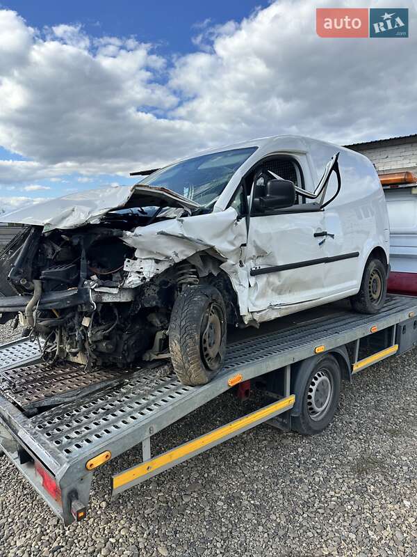 Грузовой фургон Volkswagen Caddy 2008 в Иршаве
