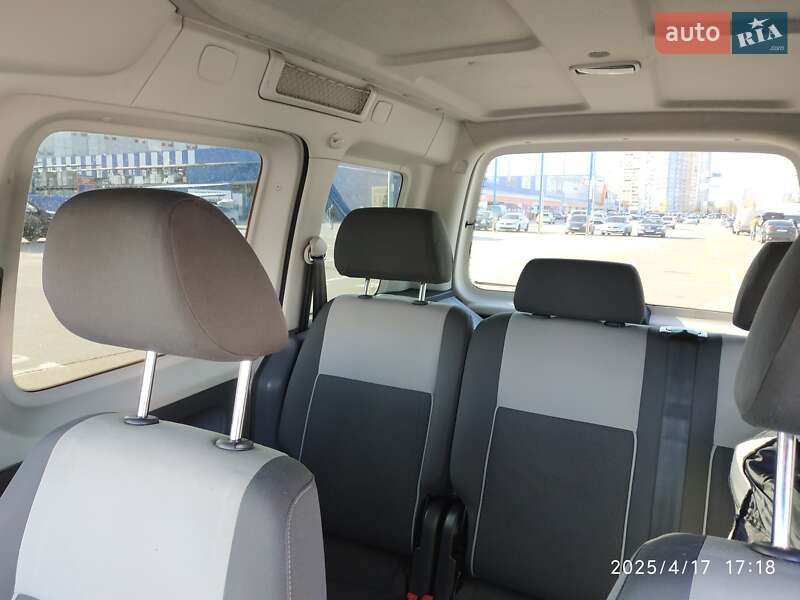 Минивэн Volkswagen Caddy 2010 в Чернигове