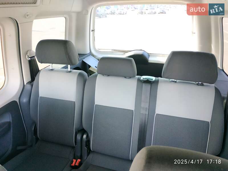 Минивэн Volkswagen Caddy 2010 в Чернигове