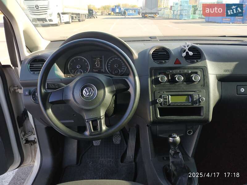 Минивэн Volkswagen Caddy 2010 в Чернигове