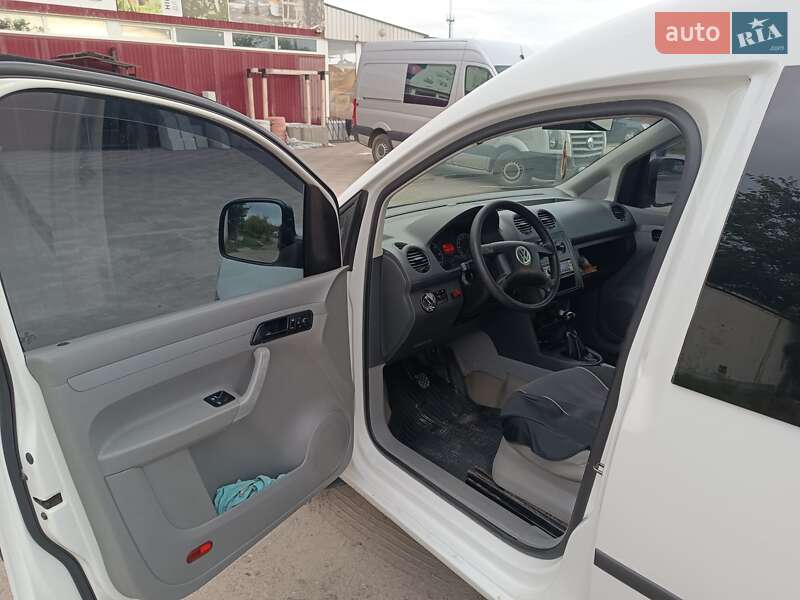 Грузопассажирский фургон Volkswagen Caddy 2004 в Змиеве