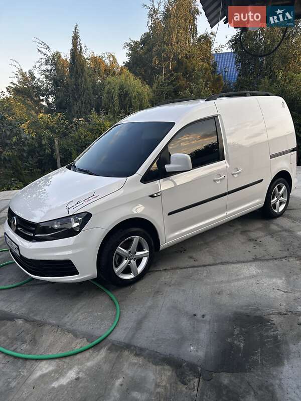Грузовой фургон Volkswagen Caddy 2017 в Киеве фото 5 Грузовой фургон Volkswagen Caddy 2017 в Киеве