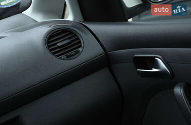 Минивэн Volkswagen Caddy 2012 в 