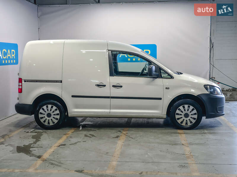 Грузовой фургон Volkswagen Caddy 2014 в Киеве