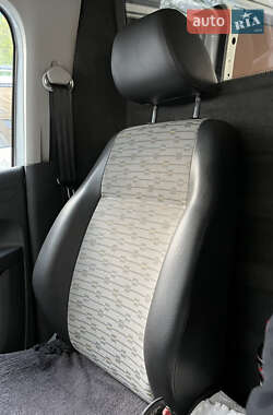 Вантажний фургон Volkswagen Caddy 2012 в Кременчуці