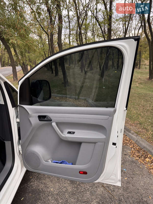 Минивэн Volkswagen Caddy 2009 в Кривом Роге