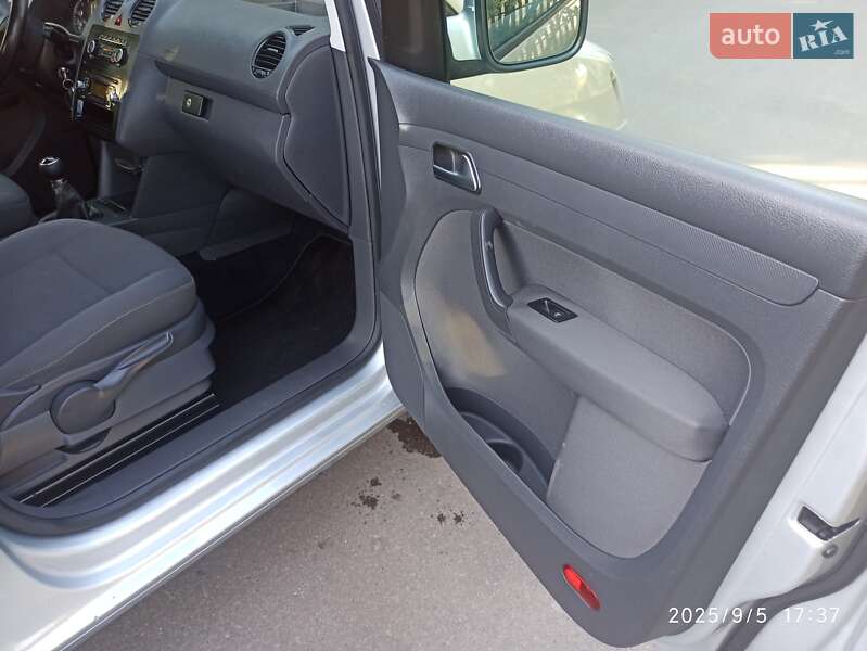 Минивэн Volkswagen Caddy 2010 в Ровно фото 25 Минивэн Volkswagen Caddy 2010 в Ровно