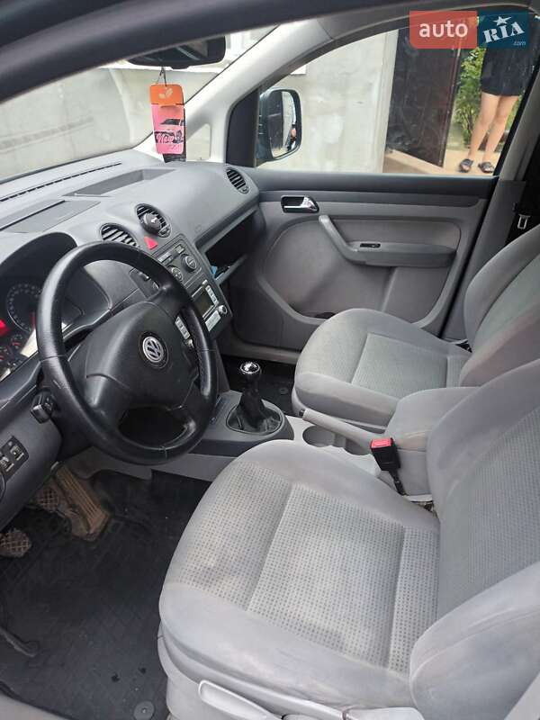 Минивэн Volkswagen Caddy 2009 в Александрие