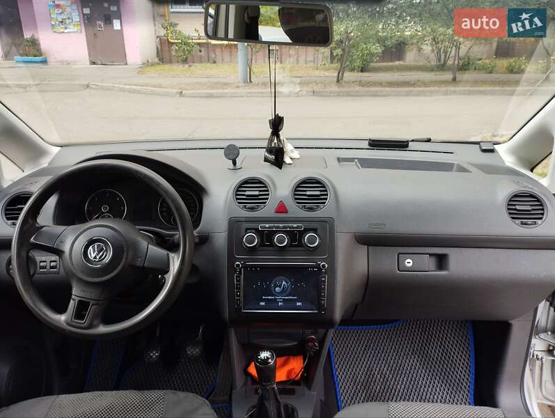 Минивэн Volkswagen Caddy 2013 в Киеве