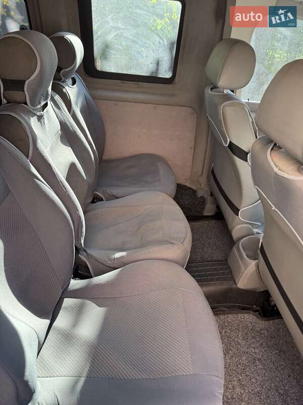 Минивэн Volkswagen Caddy 2006 в Киеве