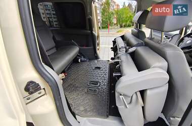 Минивэн Volkswagen Caddy 2010 в 