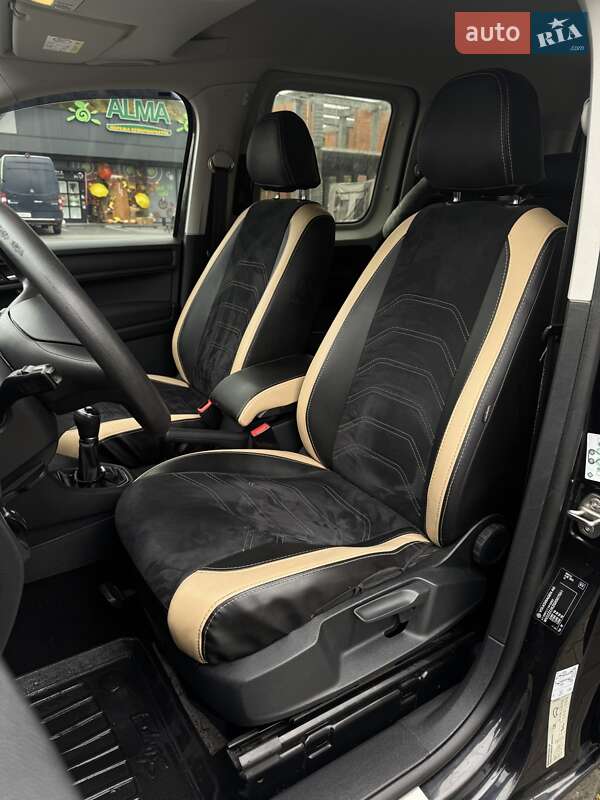 Минивэн Volkswagen Caddy 2015 в Тячеве