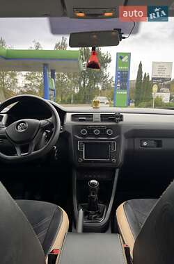 Минивэн Volkswagen Caddy 2015 в 