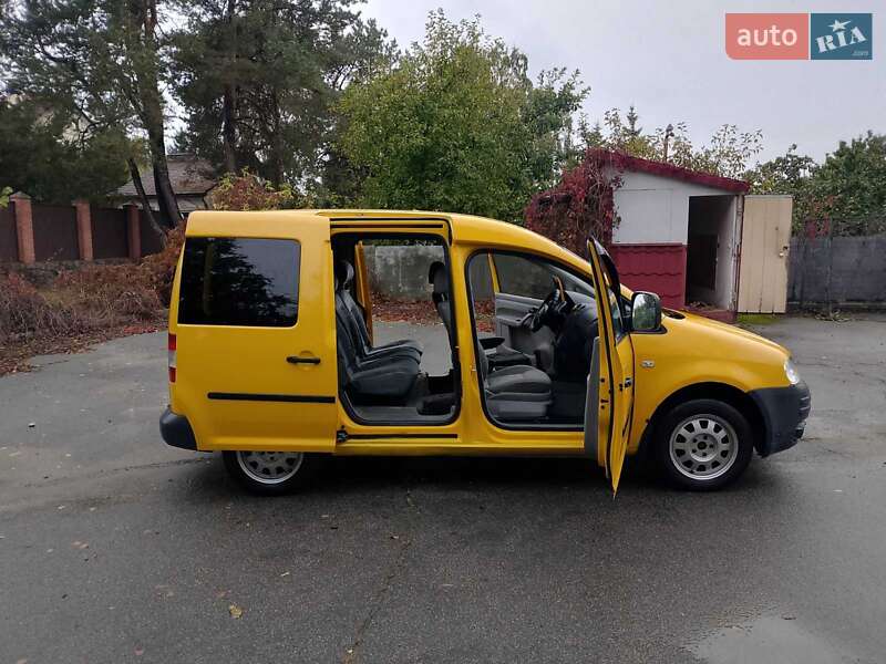 Минивэн Volkswagen Caddy 2006 в Киеве