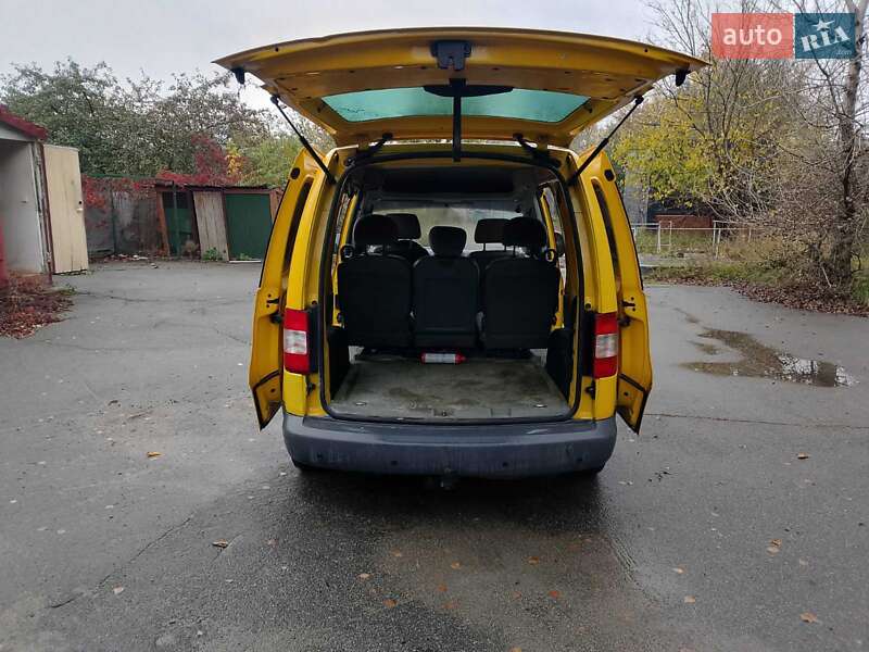 Минивэн Volkswagen Caddy 2006 в Киеве