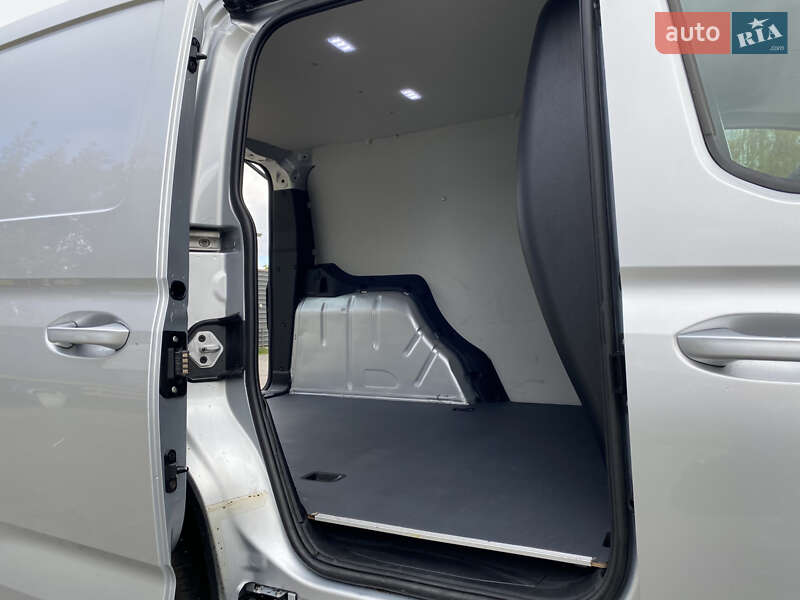 Грузовой фургон Volkswagen Caddy 2022 в Радивилове
