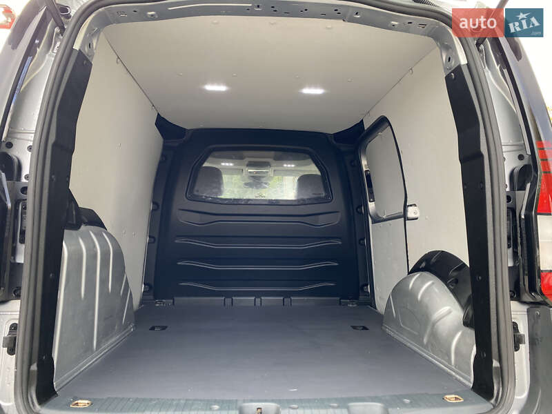 Грузовой фургон Volkswagen Caddy 2022 в Радивилове