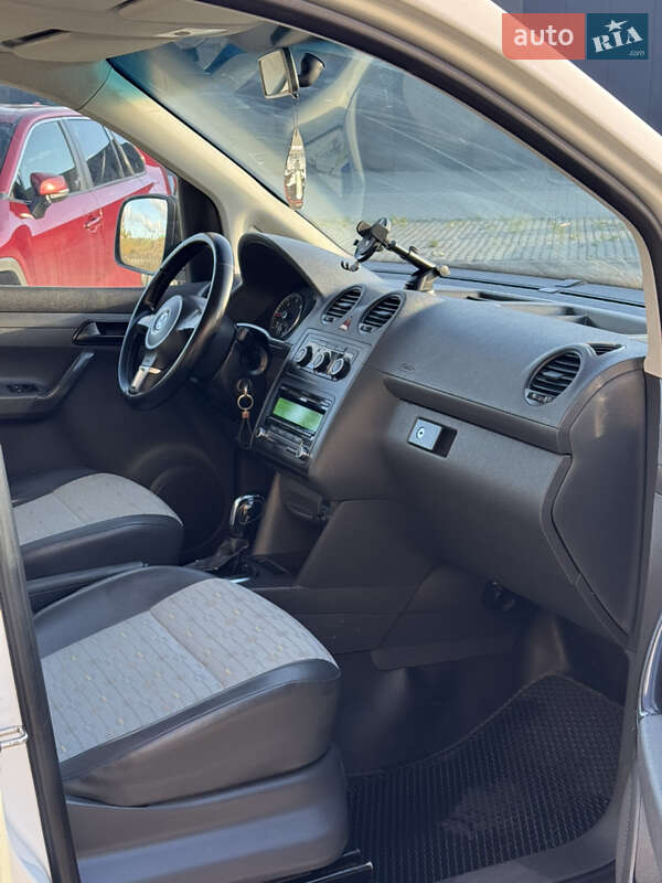 Минивэн Volkswagen Caddy 2011 в Хмельницком