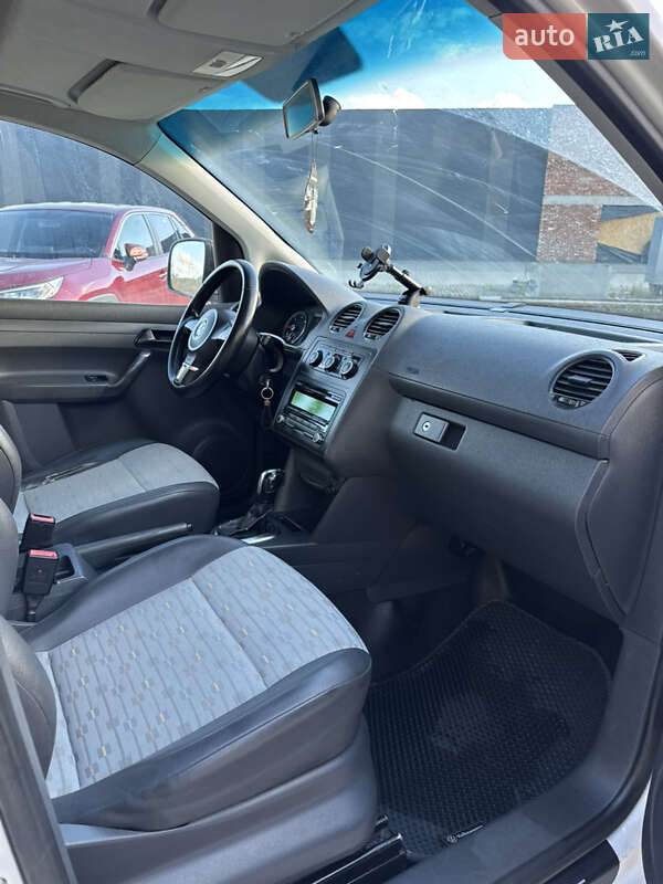Минивэн Volkswagen Caddy 2011 в Хмельницком