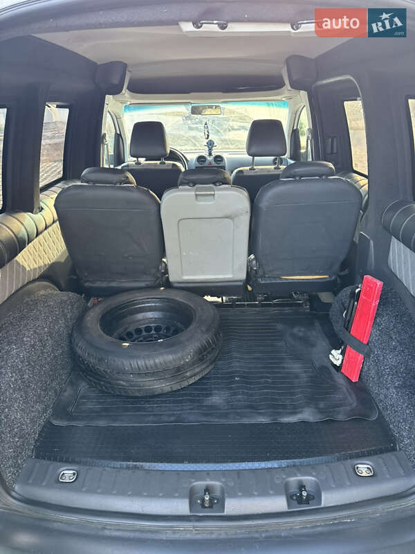 Минивэн Volkswagen Caddy 2011 в Хмельницком