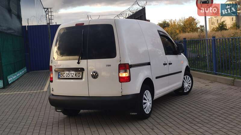 Грузовой фургон Volkswagen Caddy 2006 в Дрогобыче