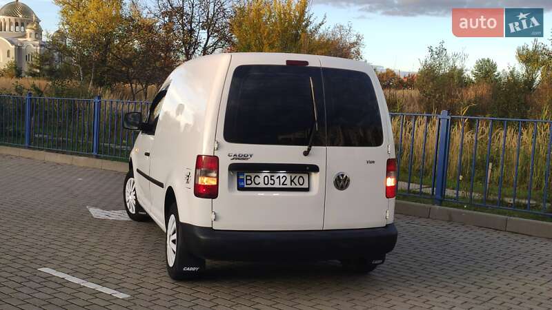 Грузовой фургон Volkswagen Caddy 2006 в Дрогобыче