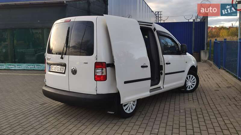 Грузовой фургон Volkswagen Caddy 2006 в Дрогобыче