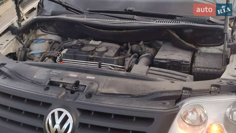 Грузовой фургон Volkswagen Caddy 2006 в Дрогобыче