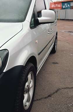 Минивэн Volkswagen Caddy 2015 в 