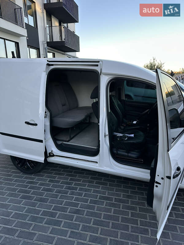 Минивэн Volkswagen Caddy 2015 в Ровно