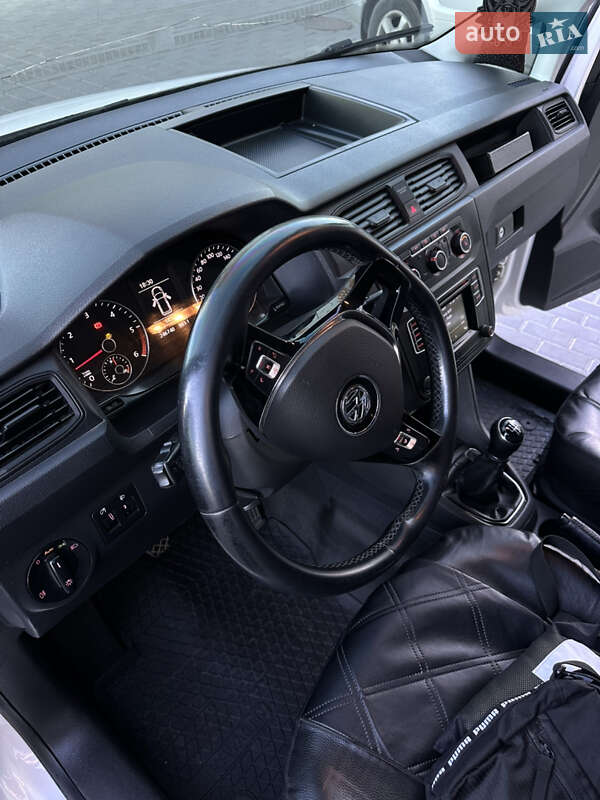 Минивэн Volkswagen Caddy 2015 в Ровно