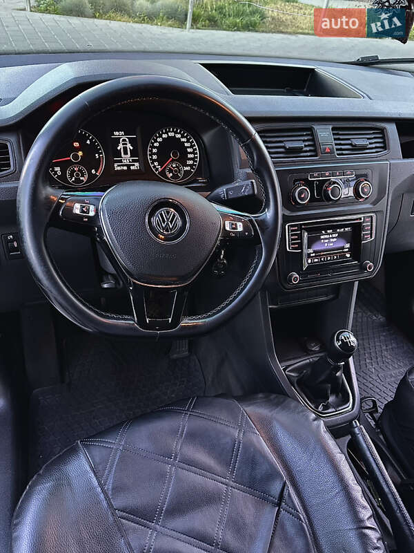 Минивэн Volkswagen Caddy 2015 в Ровно