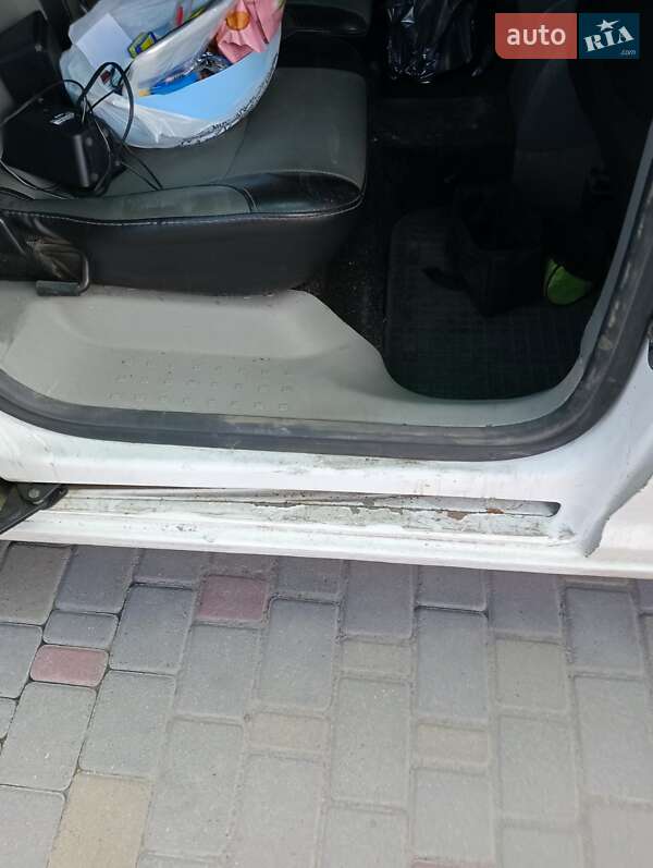 Мінівен Volkswagen Caddy 2006 в Врадіївці фото 4 Мінівен Volkswagen Caddy 2006 в Врадіївці