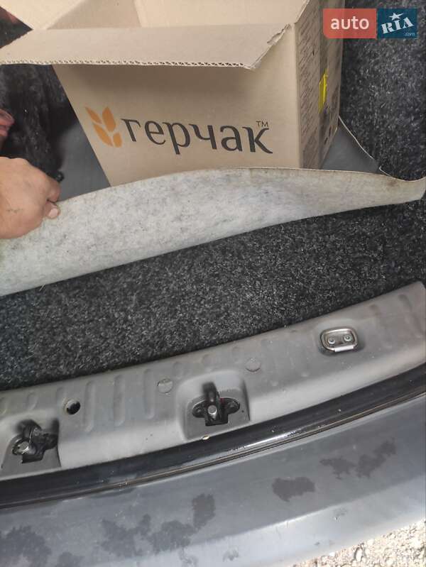 Минивэн Volkswagen Caddy 2005 в Вижнице