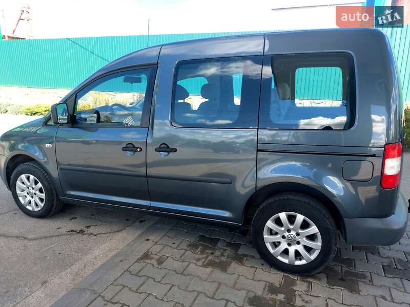 Минивэн Volkswagen Caddy 2010 в Черновцах