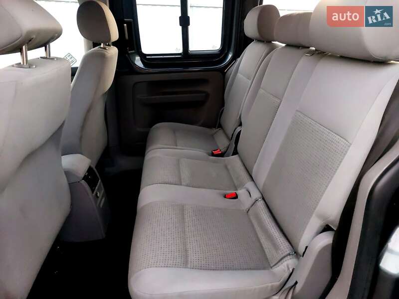 Минивэн Volkswagen Caddy 2010 в Черновцах