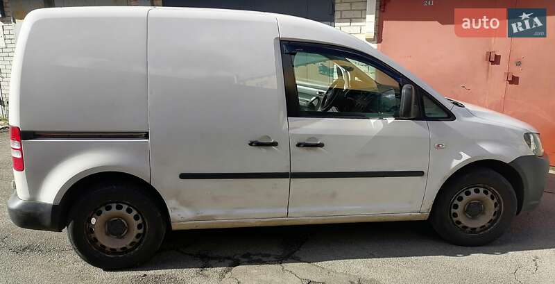Вантажний фургон Volkswagen Caddy 2014 в 