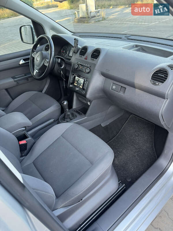 Мінівен Volkswagen Caddy 2014 в Львові фото 30 Мінівен Volkswagen Caddy 2014 в Львові