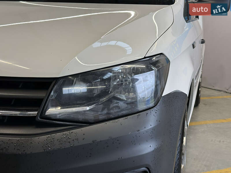 Вантажний фургон Volkswagen Caddy 2017 в Києві