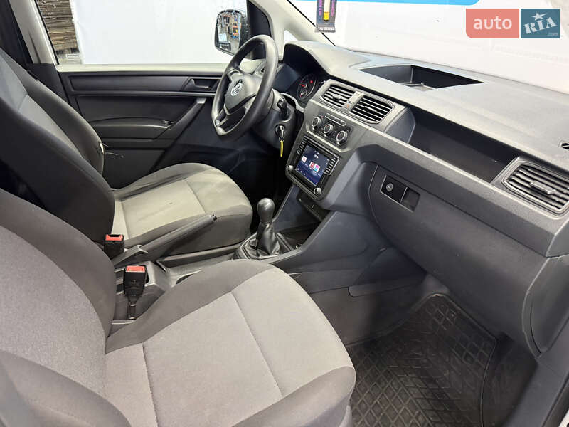 Вантажний фургон Volkswagen Caddy 2017 в Києві