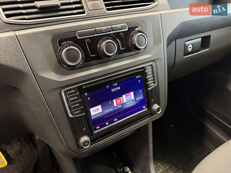 Вантажний фургон Volkswagen Caddy 2017 в Києві