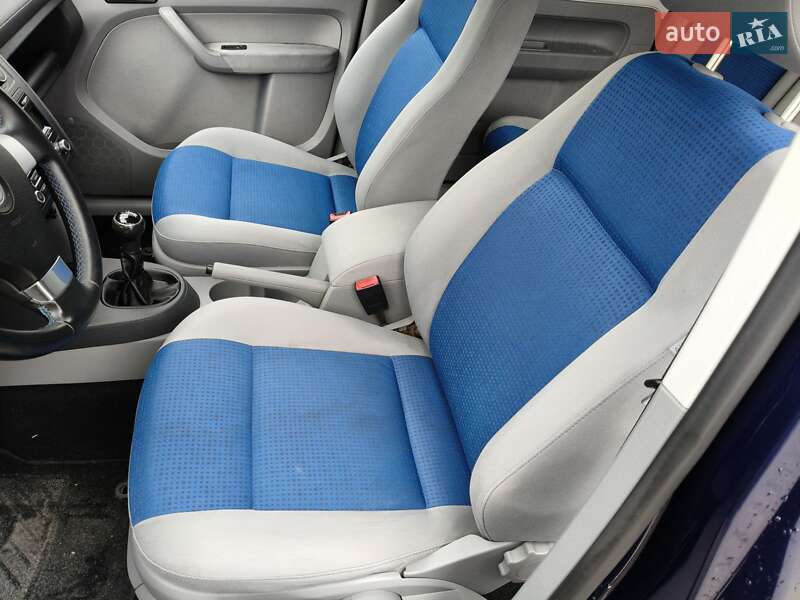 Минивэн Volkswagen Caddy 2009 в Ровно