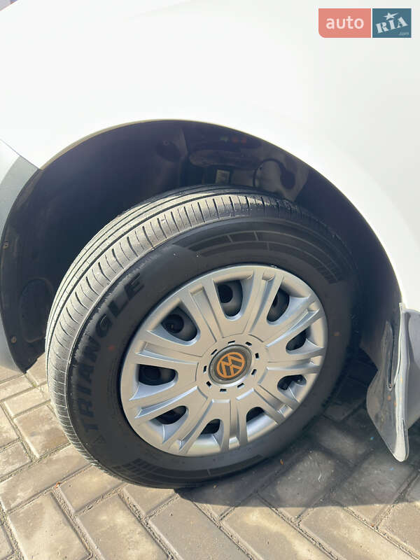 Грузовой фургон Volkswagen Caddy 2016 в Кривом Роге