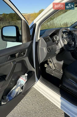 Минивэн Volkswagen Caddy 2015 в 