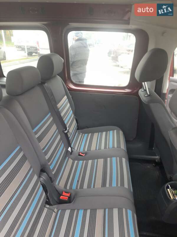 Мінівен Volkswagen Caddy 2011 в Рокитному