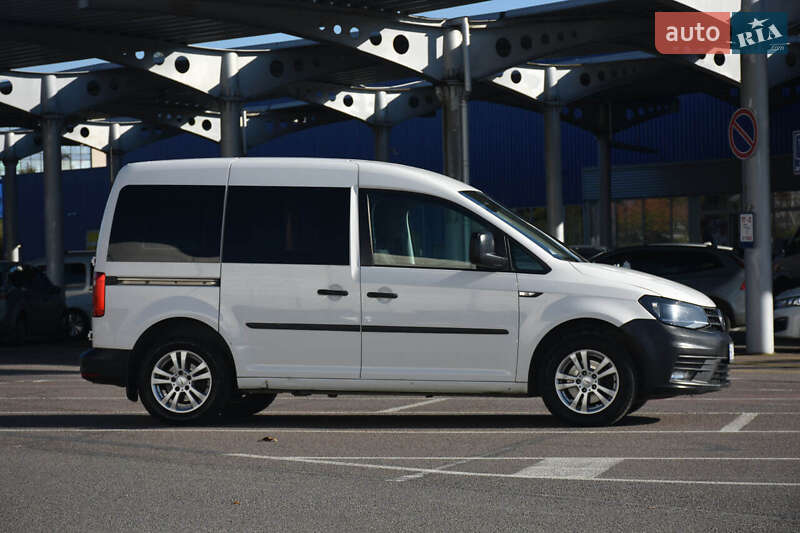 Мінівен Volkswagen Caddy 2016 в Рівному