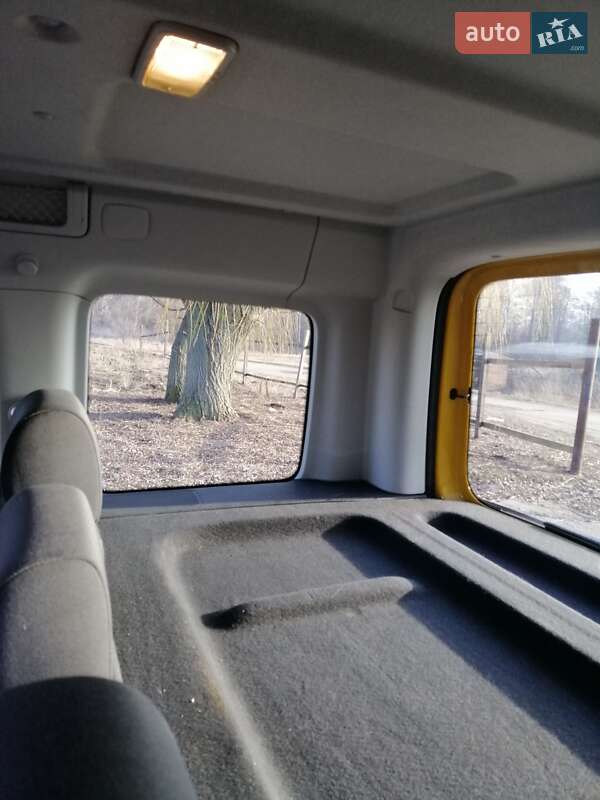 Мінівен Volkswagen Caddy 2014 в Бердичеві