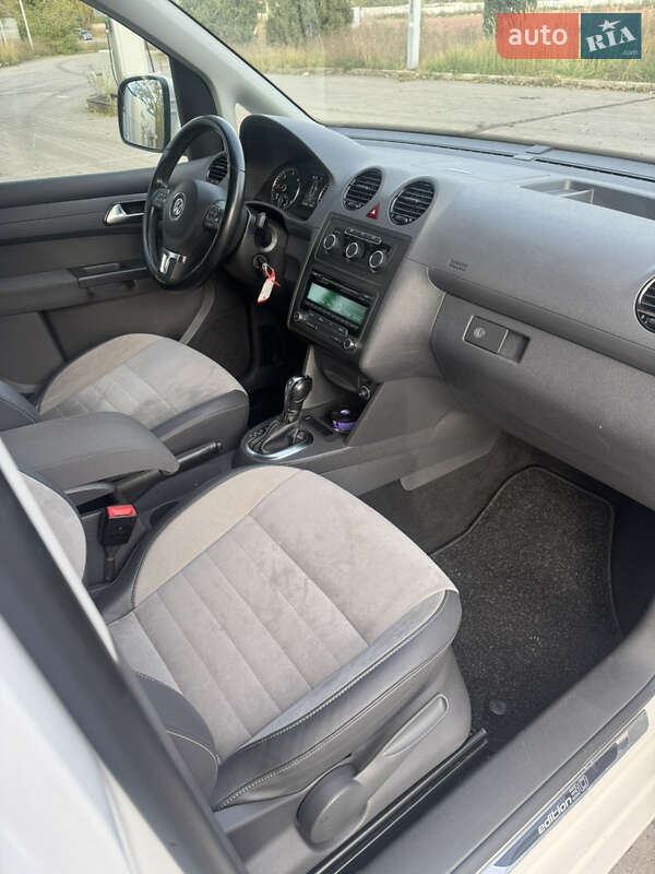 Минивэн Volkswagen Caddy 2013 в Львове