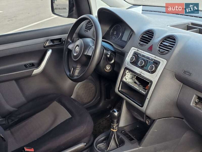 Вантажний фургон Volkswagen Caddy 2012 в Тернополі